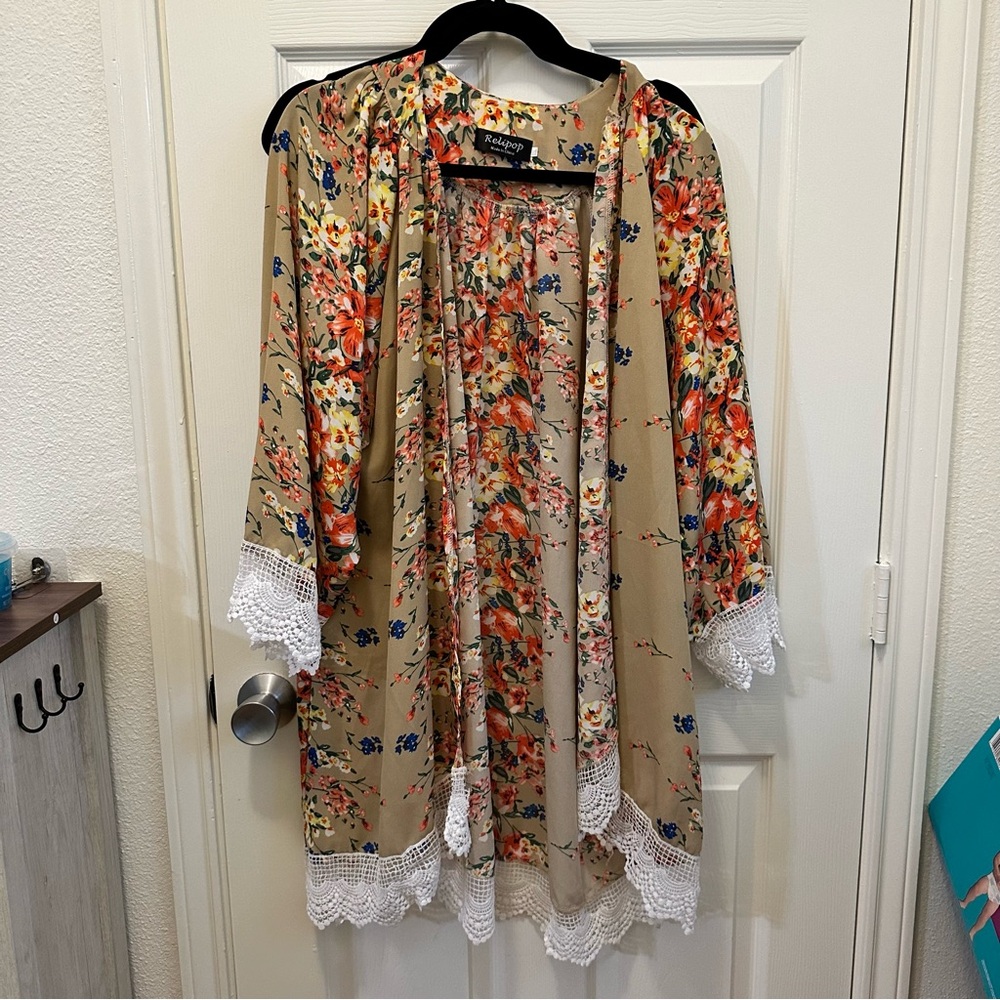 Religion floral kimono